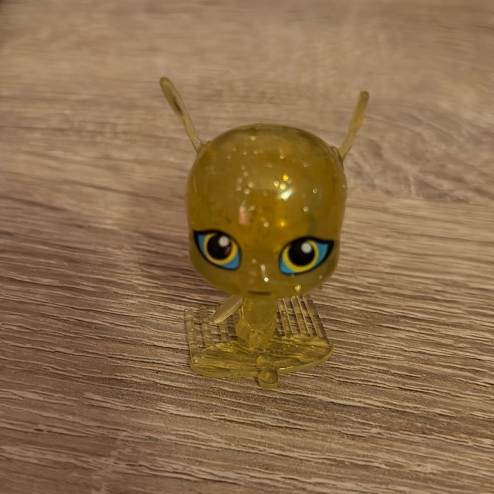 Glitter Pollen Miraculous Box Figure